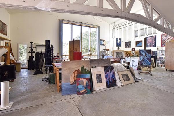 Loft d’artiste de 270 m² sur plus de 2 800 m² de terrain à l'ouest de Montpellier