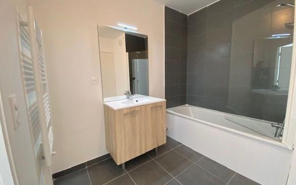 Appartement à louer    3 pièces • 67,76 m2 Rouen