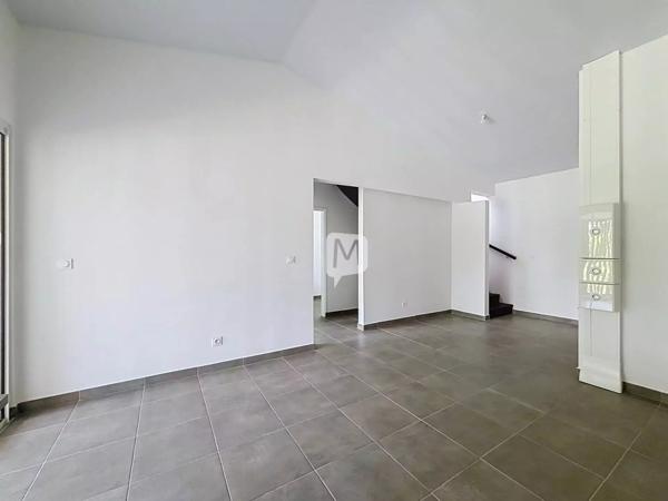 DPT GUYANE, à louer MACOURIA appartement T3 duplex de 65 m²