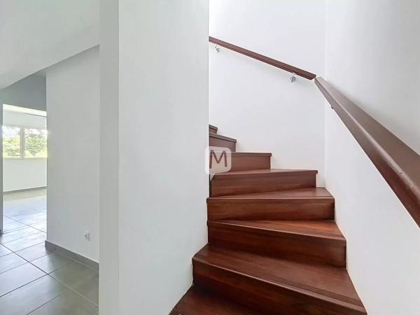 DPT GUYANE, à louer MACOURIA appartement T3 duplex de 65 m²