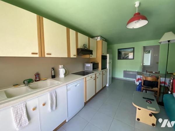  UZES - PROCHE DU CENTE VILLE - MAISON avec terrain et garage     