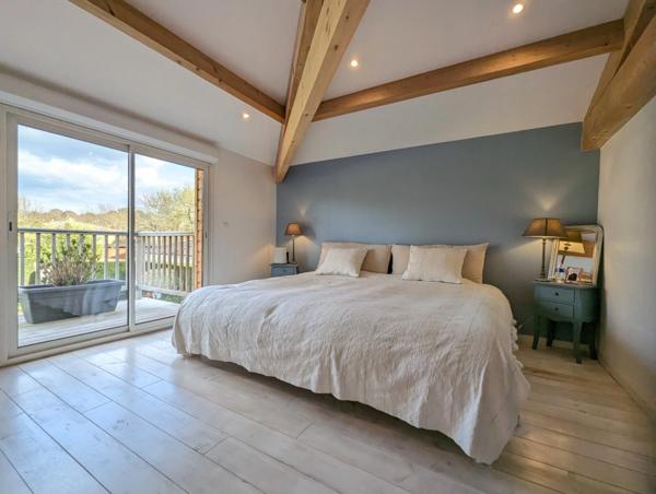 Dpt Gironde (33), à vendre GUJAN MESTRAS maison T6 de 200 m² - Terrain de 1 300 m² avec piscine