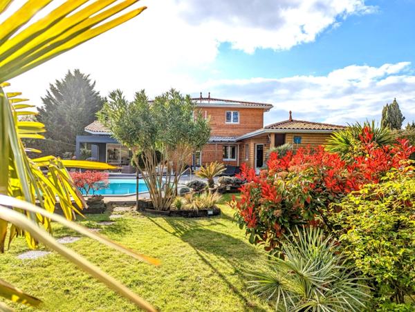 Dpt Gironde (33), à vendre GUJAN MESTRAS maison T6 de 200 m² - Terrain de 1 300 m² avec piscine