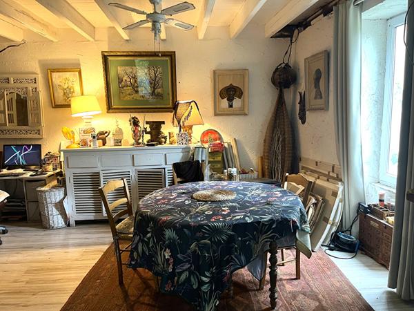 Maison sur Marans à rénover.