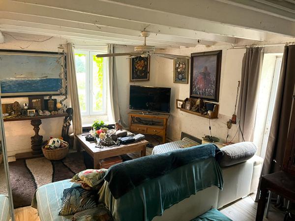 Maison sur Marans à rénover.