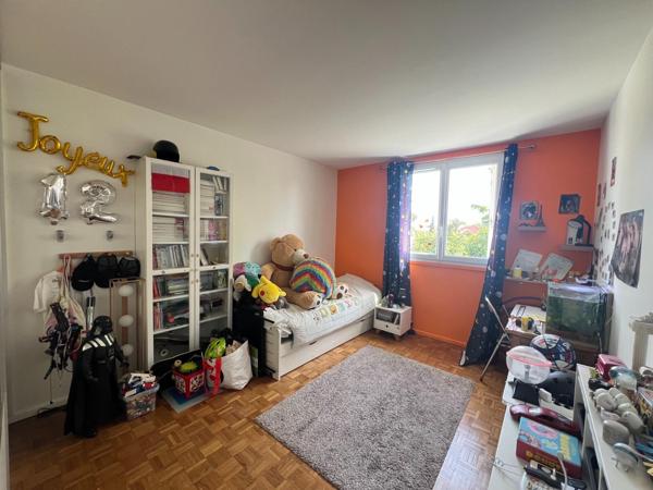 Lumineux Appt T3 70m² parking espaces verts