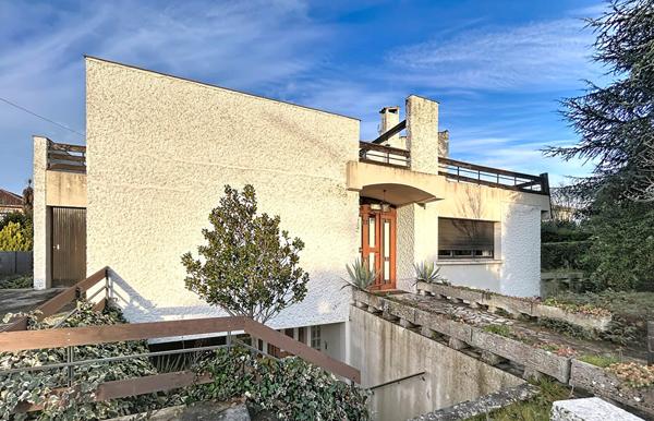 Maison d'architecte singulière - Volumes exceptionnels et potentiel rare à Castelsarrasin