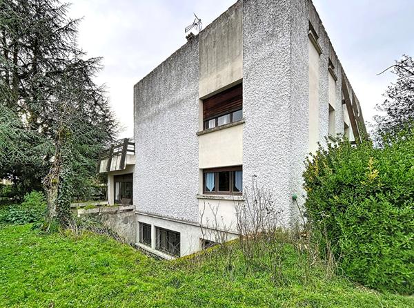 Maison d'architecte singulière - Volumes exceptionnels et potentiel rare à Castelsarrasin