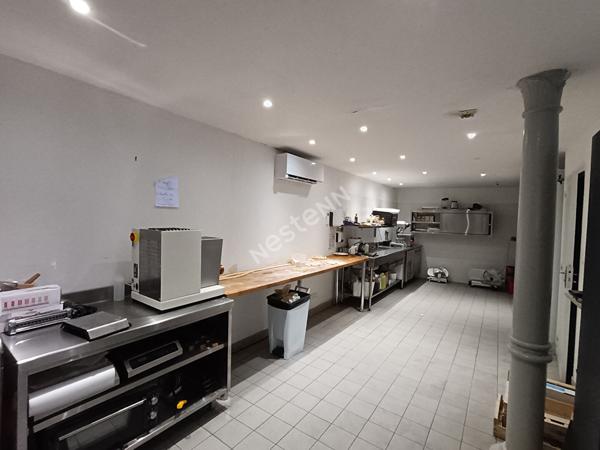 Toulon Place de l'Opéra. Immeuble complet de 16 lots en R+6 de 380m²