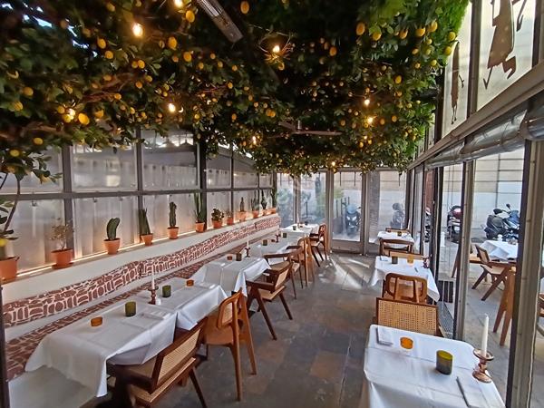 Toulon Place de l'Opéra. Immeuble complet de 16 lots en R+6 de 380m²