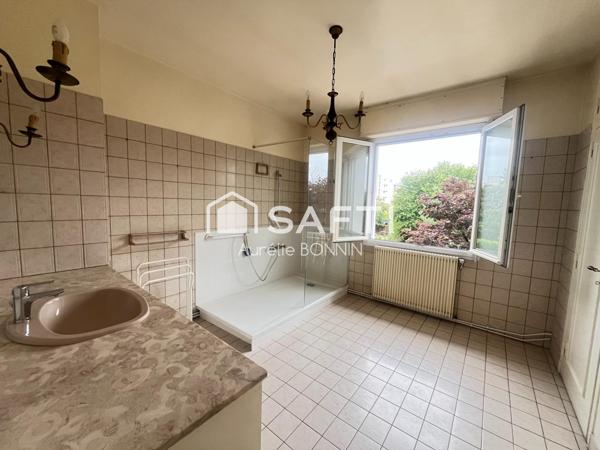 Talence maison de 177m² avec 4 chambres poss 5ème + grand garage de 45m² ; sur une belle parcelle de 900m²