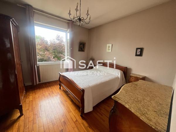 Talence maison de 177m² avec 4 chambres poss 5ème + grand garage de 45m² ; sur une belle parcelle de 900m²