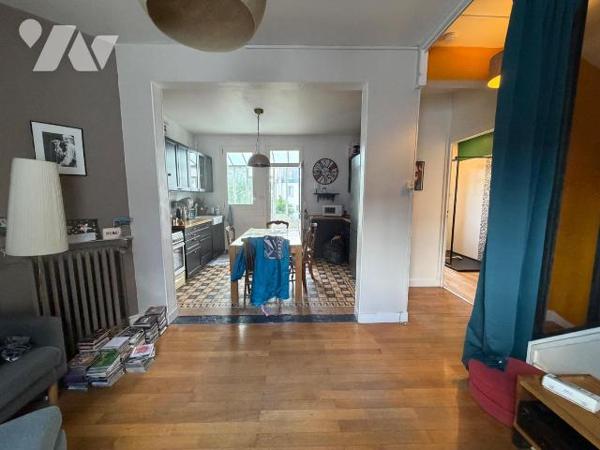 Maison de ville - Quartier Velpeaux - Tours
90 m², Terrain 122 m², 4 niveaux

En plein coeur...