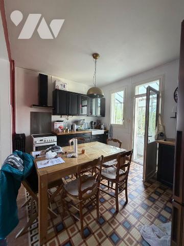 Maison de ville - Quartier Velpeaux - Tours
90 m², Terrain 122 m², 4 niveaux

En plein coeur...