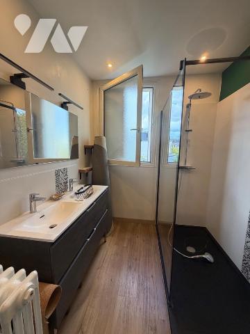 Maison de ville - Quartier Velpeaux - Tours
90 m², Terrain 122 m², 4 niveaux

En plein coeur...