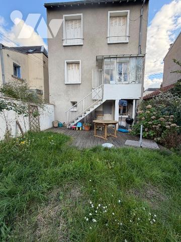 Maison de ville - Quartier Velpeaux - Tours
90 m², Terrain 122 m², 4 niveaux

En plein coeur...
