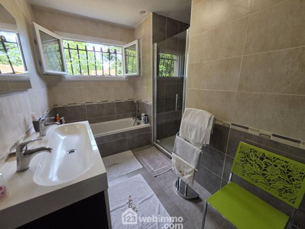Maison 117 m² à Saint-Jean-d'Illac 33127