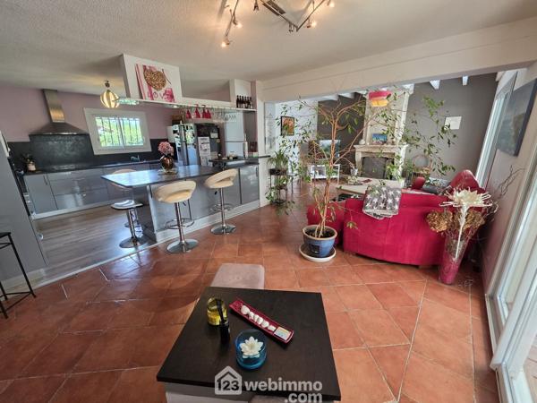 Maison 117 m² à Saint-Jean-d'Illac 33127