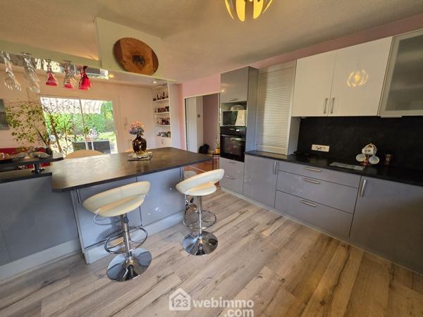 Maison 117 m² à Saint-Jean-d'Illac 33127