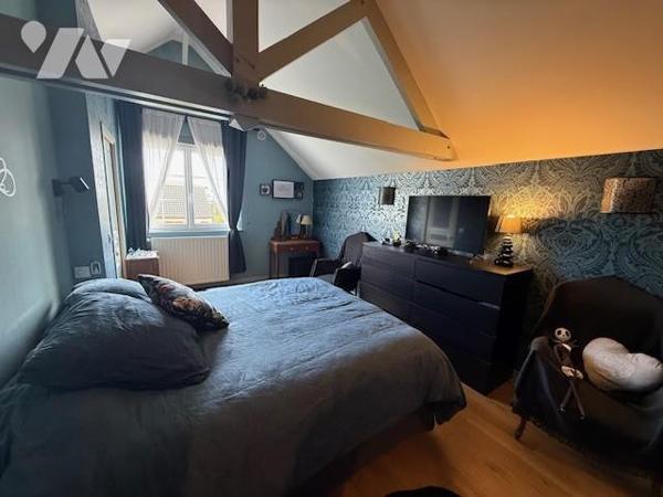 Entre Orbec et Lisieux jolie maison atypique aux prestations de qualités, joliment rénovée