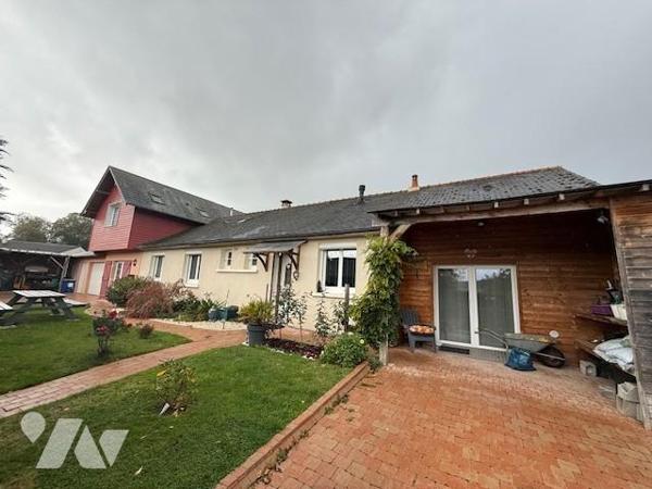 Entre Orbec et Lisieux jolie maison atypique aux prestations de qualités, joliment rénovée