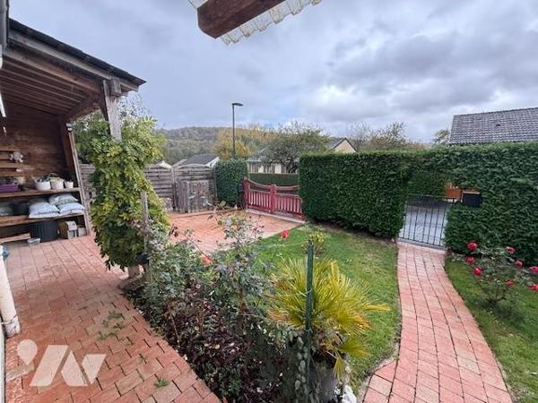 Entre Orbec et Lisieux jolie maison atypique aux prestations de qualités, joliment rénovée