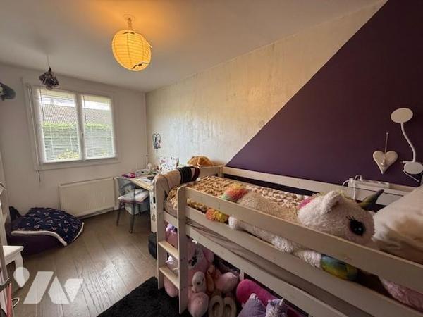 Entre Orbec et Lisieux jolie maison atypique aux prestations de qualités, joliment rénovée