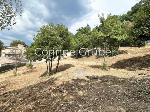 Immobilier Digne-les-Bains (04000) – Terrain constructible 628m2 – 102 900 €
