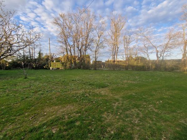 Terrain Surgeres 640 m2