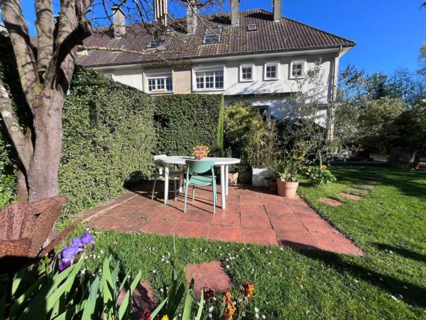 Belle demeure à Coquelles secteur Pont du Leu de 170 m2, 5 chambres, sublime jardin, garage