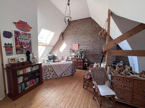 Belle demeure à Coquelles secteur Pont du Leu de 170 m2, 5 chambres, sublime jardin, garage