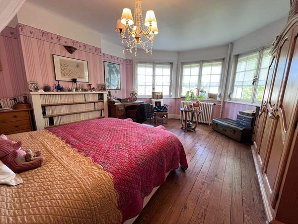 Belle demeure à Coquelles secteur Pont du Leu de 170 m2, 5 chambres, sublime jardin, garage