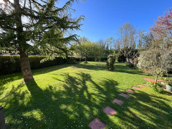 Belle demeure à Coquelles secteur Pont du Leu de 170 m2, 5 chambres, sublime jardin, garage