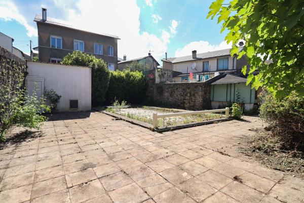 À vendre - Ensemble immobilier avec terrain de 751 m² au coeur de Lacaune
