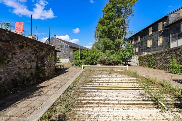 À vendre - Ensemble immobilier avec terrain de 751 m² au coeur de Lacaune