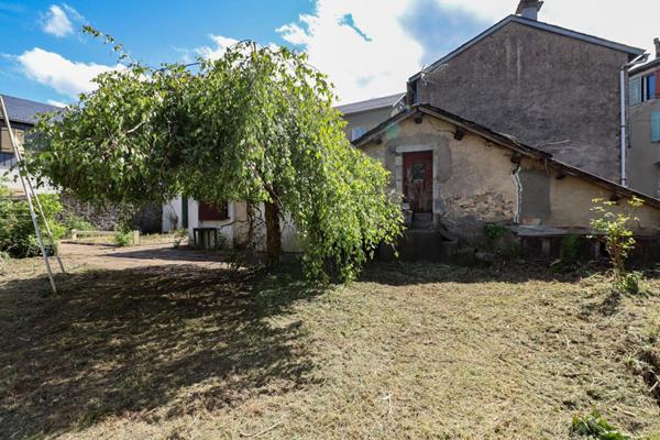 À vendre - Ensemble immobilier avec terrain de 751 m² au coeur de Lacaune