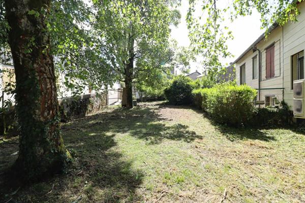À vendre - Ensemble immobilier avec terrain de 751 m² au coeur de Lacaune