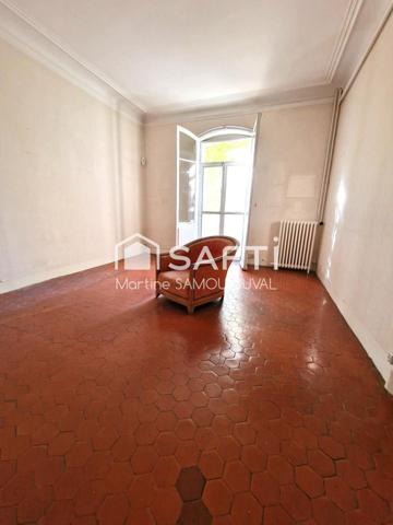 La Seyne sur mer maison bourgeoise de 200m2 sur un terrain de 590m2, garage proche des transports et du port .