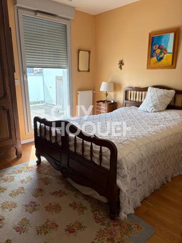 APPARTEMENT T5 EN ATTIQUE PLEIN CENTRE DE PESSAC