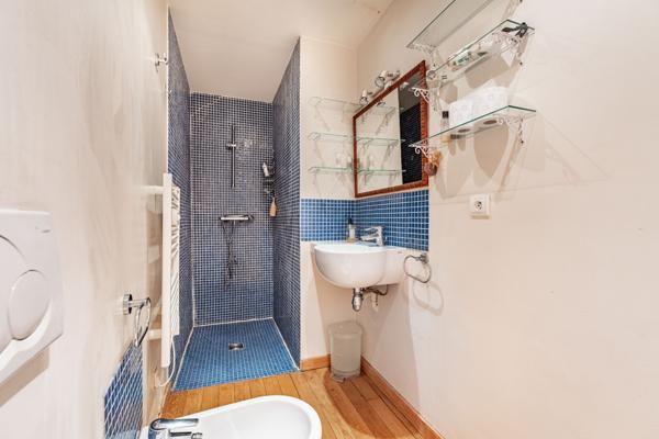 Marais / Place des Vosges – 101 m² – 3 chambres – Ascenseur – Charme & volumes