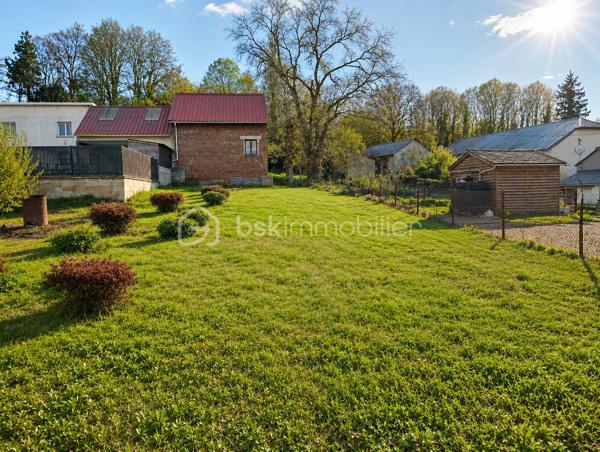 Votre Conseillère Shana WURMSER, vous propose en exclusivité ce terrain à bâtir situé sur la Commune de Saint-Fergeux. 

Superficie : 730 m²
Façade : 16 mètres
Réseaux en bordure de voirie
Zone ABF
Terrain plat, idéal pour votre future construction

Projection par BC RESIDENCE d'une maison à étage de 120m2 habitables + garage de 17,70m2. Prestations; carrelage (hors chambres), sanitaires et faïences, pompe à chaleur avec plancher chauffant, raccordements, assainissement et enlèvements de terre. Budget global estimatif 259 000€. Construction 215 000€ Terrain 35 000€ Frais de notaire 4 000€ Viabilisation 5 000€

Contactez moi pour organiser une visite ou pour obtenir plus d'information.