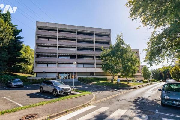 APPARTEMENT AU DERNIER ETAGE