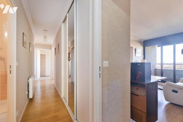 APPARTEMENT AU DERNIER ETAGE