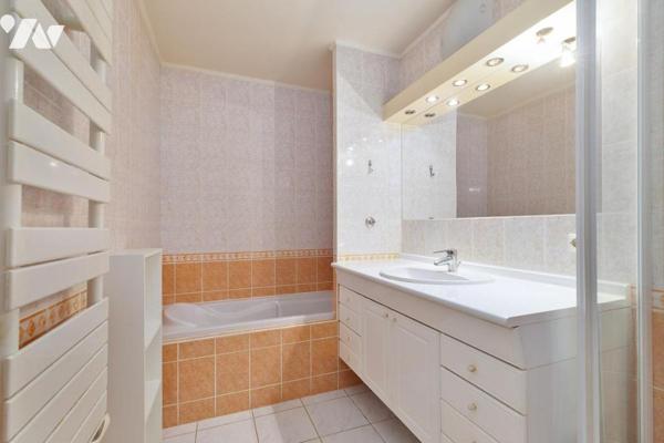 APPARTEMENT AU DERNIER ETAGE