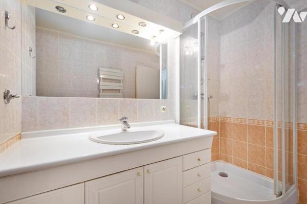 APPARTEMENT AU DERNIER ETAGE