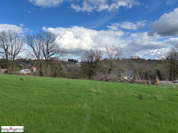 Terrain à SAINT-GERMAIN-LES-VERGNES, 19330 - 1447m²