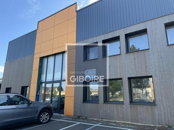 Local d'activites 1100 m² à louer PACE (réf : 35.6796)