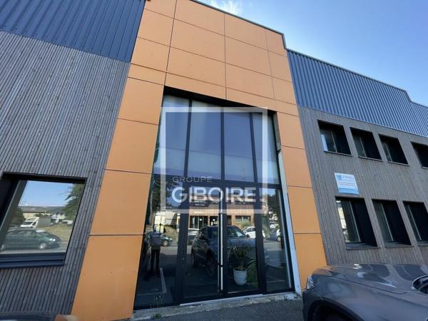 Local d'activites 1100 m² à louer PACE (réf : 35.6796)
