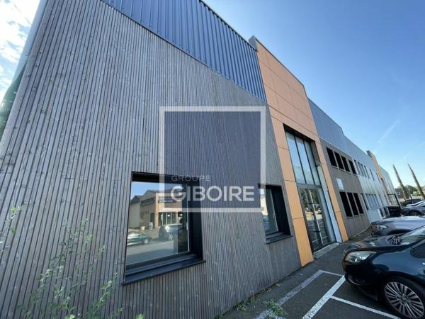 Local d'activites 1100 m² à louer PACE (réf : 35.6796)