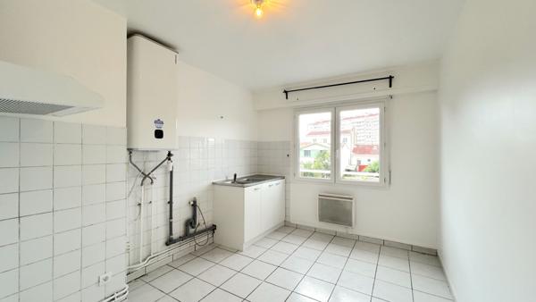 A LOUER APPARTEMENT T3 DE 67 M2 - BORDEAUX QUARTIER CHARTRONS , Bordeaux
